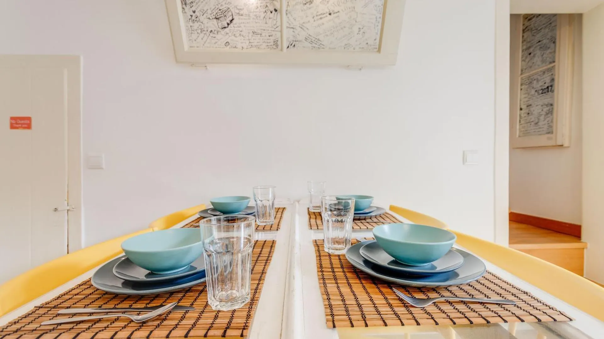 דירות ליסבון Bairro Alto Window - Cozy Spot In A Buzzing Locale פורטוגל